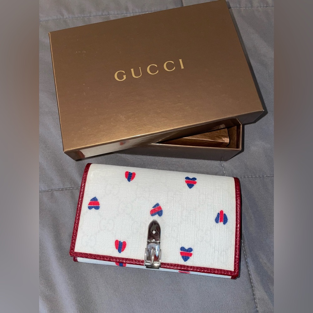Authentic Gucci GG Monogram Hearts Trifold Wallet